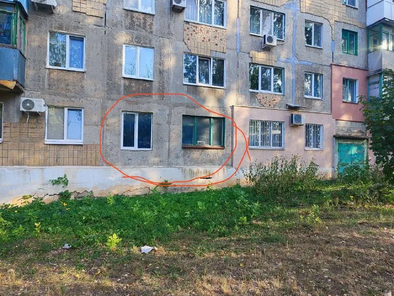 продам 3-х комнатную квартиру 🌇харцызск, м-н металлургов (окна выходят на рынок). 📍 ✅подготовлена дл... - фотография