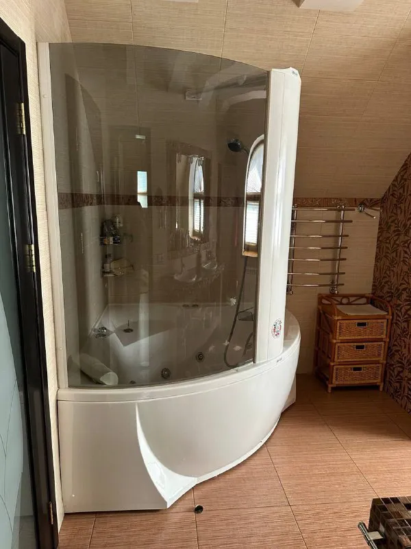 продажа частного 🏡 дома 🌇донецк, ориентир донецк - сити (улица часов ярская)📍 ✅285 м² с 7 сотками приватизированной земли и ландшафтным дизайном. ✅дом состоит из двух уровней, подвала и зимнего сада. ✅в подвале расположены комнаты из постирочной, котельной, кладовой, гардеробной и комнатой отдыха ✅центральная канализация, газ и емкости для воды (1,5 тонны) ✅идеальное место для комфортной жизни и семейного отдыха, где каждая деталь продумана для вашего удобства 🌎 дом расположен в тихом и развитом районе, с удобной транспортной доступностью и всей необходимой инфраструктурой поблизости. 💰цена 30 000 000 ₽ 📲☎️+79497059697 ан новый донбасс подписаться | дать объявление - фотография - 10