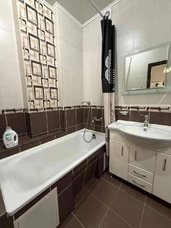 продажа  однокомнатной крупногабаритной квартиры 🌇донецк, в новострое  - киевский район, улица миронова 15 / ориентир - ветка📍 ✅консьерж, паркинг ✅закрытая территория ✅просторный санузел ✅в квартире очень тепло ✅бойлер ✅сделан качественный ремонт есть абсолютно вся ме. .. s="emoji" style="background-image:url('//telegram. org/img/emoji/40/e29d97.png')">❗️ 🅿рядом есть стоянка для автомобиля! 👁показ возможен в любое время! 🔑ключи в агентстве 💰цена : 5.700.000 ₽ реальному клиенту - реальный торг‼️ 📲☎️+79496455686 подписаться | дать объявление - фотография - 7