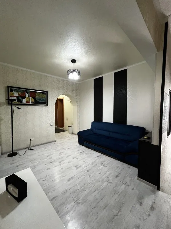 ‼️аренда квартиры‼️ ‼️‼️аренда 3 комн квартира + гараж панфилова/университетская киевский район🗺г. донецк днр‼️‼️ 🏡сдам квартиру в отличном состоянии со всей мебелью, техникой сроком от 6 месяцев семье, дети от 10 лет, мужчины по усмотрению. ✅вода 24/7 - система подачи воды, колонка ⚠️ спальные места- новые кровати, 2 кондиционера, 3 тв. ванна. ‼️долгосрочная аренда‼️ 💴цена: 65 000₽+ комуслуги. ☎️☎️☎️ +79494194208. ☎️☎️☎️ 89094140527 ан 📨подписаться - фотография - 5