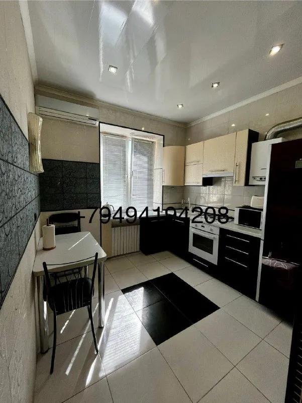 ‼️аренда квартиры‼️ ‼️‼️аренда 3 комн квартира + гараж панфилова/университетская киевский район🗺г. донецк днр‼️‼️ 🏡сдам квартиру в отличном состоянии со всей мебелью, техникой сроком от 6 месяцев семье, дети от 10 лет, мужчины по усмотрению. ✅вода 24/7 - система подачи воды, колонка ⚠️ спальные места- новые кровати, 2 кондиционера, 3 тв. ванна. ‼️долгосрочная аренда‼️ 💴цена: 65 000₽+ комуслуги. ☎️☎️☎️ +79494194208. ☎️☎️☎️ 89094140527 ан 📨подписаться - фотография - 8