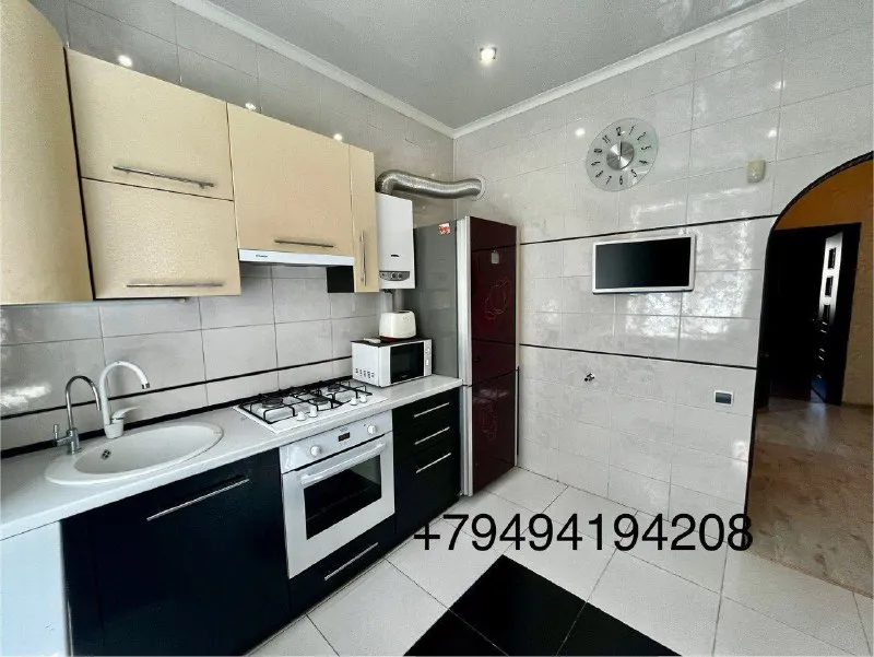 ‼️аренда квартиры‼️ ‼️‼️аренда 3 комн квартира + гараж панфилова/университетская киевский район🗺г. донецк днр‼️‼️ 🏡сдам квартиру в отличном состоянии со всей мебелью, техникой сроком от 6 месяцев семье, дети от 10 лет, мужчины по усмотрению. ✅вода 24/7 - система подачи воды, колонка ⚠️ спальные места- новые кровати, 2 кондиционера, 3 тв. ванна. ‼️долгосрочная аренда‼️ 💴цена: 65 000₽+ комуслуги. ☎️☎️☎️ +79494194208. ☎️☎️☎️ 89094140527 ан 📨подписаться - фотография - 9