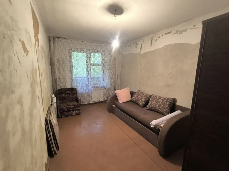 звоните!☎️+79495131300 срочная продажа 3х комнатной квартиры в киевском районе донецка‼️ 📍улица университетская - донецк сити расположена в девятиэтажном доме, на втором этаже‼️ документы полностью готовы к сделке собственник в донецке 📌общая площадь квартиры 67 кв. м 📌комнаты раздельные 📌квартира теплая 📌вода по графику 📌коммуникации поменяны насыщенная инфраструктура: - детские сады - школы - продуктовые магазины - супермаркет -торговый центр 👌развитая транспортная развязка в любую точку города. остановки маршрутного такси в шаговой доступности. цена 4 700 000 руб ☎️+79495131300 - фотография - 4