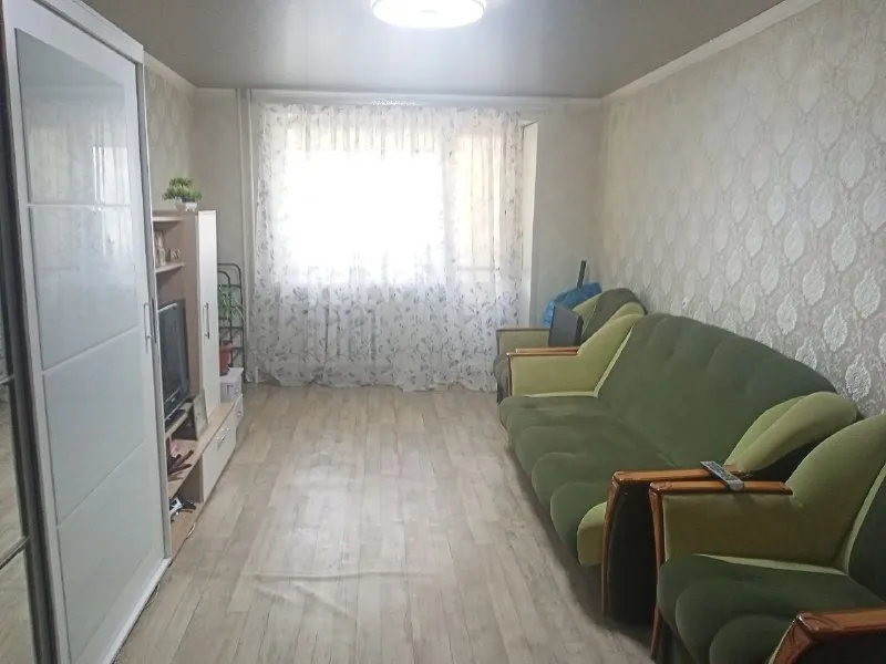 ‼️продажа квартиры‼️ 🏡продам двухкомнатную квартиру от собственника 🗺г. донецк днр, пролетарский район, ул. раздольная ✅этажность–4/5 жилого дома ✅общая площадь–50м2 ✅квартира двух стороняя не угловая, теплая, жилая, с косметическим ремонтом ✅в квартире натяжные потолки во всех комнатах, окна металопластикые ✅имеются 2 большие вместительные кладовки вся мебель и техника остаётся ✅рядом школа, поликлиника, детский сад, мфц, супермаркеты, транспортная развязка 🔥собственник 💴цена: 5🍋5 рублей ☎️+7(949) 318-03-51 недвижимость днр - фотография - 2