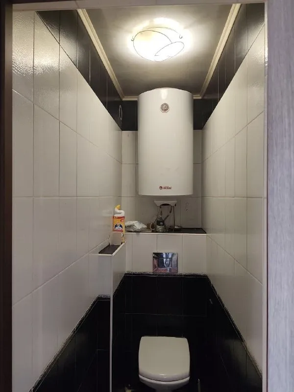 ‼️продажа квартиры‼️ 🏡продажа от собственника трёхкомнатной квартиры 🗺г. макеевка днр мкр-н. центральный ✅этажность–9/9 жилого дома ✅общая площадь–65.5 м2 ✅квартира не угловая ✅крыша полностью перекрыта ✅техника и мебель остаётся новым владельцам ✅квартира теплая, окна и балкон металлопластиковые ✅все коммуникации заменены, комнаты раздельные, площадь кухни увеличена, установлен теплый пол, водонагревательный бак, стиральная машинка, кондиционер, посудомоечная машинка ✅большая лоджия, имеется гардеробная 💦вода по графику 🧾квартира внесена в росреестр 🔥собственник 💴цена: 6🍋3 рублей торг‼️ ☎️+7(949) 311-66-28 📨подписаться - фотография - 10