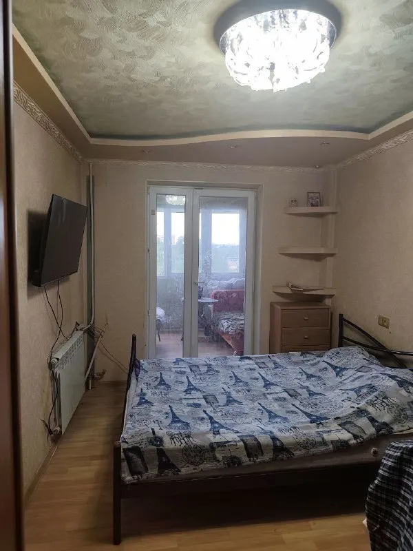 ‼️продажа квартиры‼️ 🏡продажа от собственника трёхкомнатной квартиры 🗺г. макеевка днр мкр-н. центральный ✅этажность–9/9 жилого дома ✅общая площадь–65.5 м2 ✅квартира не угловая ✅крыша полностью перекрыта ✅техника и мебель остаётся новым владельцам ✅квартира теплая, окна и балкон металлопластиковые ✅все коммуникации заменены, комнаты раздельные, площадь кухни увеличена, установлен теплый пол, водонагревательный бак, стиральная машинка, кондиционер, посудомоечная машинка ✅большая лоджия, имеется гардеробная 💦вода по графику 🧾квартира внесена в росреестр 🔥собственник 💴цена: 6🍋3 рублей торг‼️ ☎️+7(949) 311-66-28 📨подписаться - фотография - 3