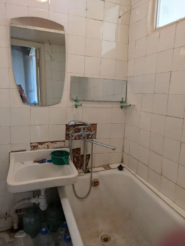 продам 2х комнатную квартиру 🌇в киевском районе донецка шахтерская площадь - проспект киевский 5📍 🔹этаж 4 семиэтажного дома 🔹вода согласно графику 🔹комнаты раздельные 🔹квартира теплая 🔹два застеклённых балкона 🔹насыщенная инфраструктура: - детские сады; школы; - продуктовые магазины; - супермаркет 👌развитая транспортная развязка в любую точку города. остановки маршрутного такси в шаговой доступности. 📄документы готовы к сделке собственник в донецке❗️ 💰цена 4 300 000 руб реальному клиенту торг 📲☎️ +79495059339 подписаться | дать объявление - фотография - 7