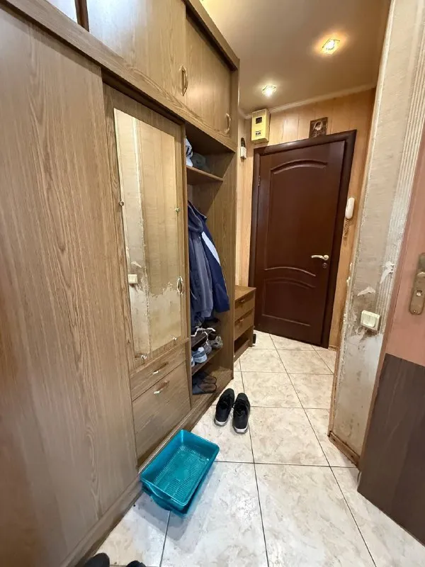 продаю одноомнатную квартиру 🌇в калининском районе   донецка  - бульвар шевченко 📍 🔹этажность дома 4/5 🔹общая квадратура 32м2 🔹установлены пластиковые окна 🔹коммуникации поменяны 🔹дополнительных вложений не требует 🔹хорошая транспортная развязка 🔹калининский рынок  , сады, школы, магазины, все что нужно для комфортной жизни в шаговой доступности 📄доку. .. mg/emoji/40/e29d97.png')">❗️ перепланировка не узаконена❗️ цена снижена ❗️❗️❗️ 💰цена:2 900 000 руб реальному клиенту торг 👁показ в любое время 📲☎️ +79495059339 подписаться | дать объявление - фотография - 3