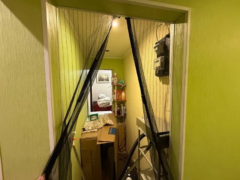 ‼️продажа квартиры‼️ 🏡продам к. квартиру по пр-ту ильича, макаронка 🗺г. донецк днр ✅этажность–1/5жилого дома ✅площадь–30/16/5 м2 ✅продажа с мебелью и техникой состояние с ремонтом ✅квартира не угловая во дворе дома дет. сад, школа 49 ✅в шаговой доступности продуктовые магазины, рынок, аптека, стоматология, тц, кафе, сауна, храм ✅отличная транспортная развязка, рядом с домом остановка общественного транспорта, ас мотель 🔥собственник 💴цена: 3🍋4млн. руб. ☎️+7(949) 371-87-99 ☎️+7(949) 371-87-70 недвижимость днр - фотография - 6