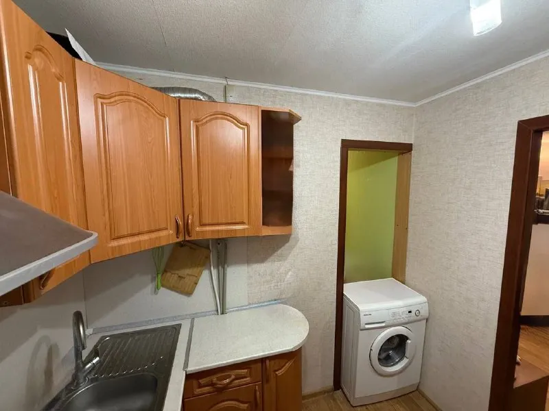 ‼️продажа квартиры‼️ 🏡продам к. квартиру по пр-ту ильича, макаронка 🗺г. донецк днр ✅этажность–1/5жилого дома ✅площадь–30/16/5 м2 ✅продажа с мебелью и техникой состояние с ремонтом ✅квартира не угловая во дворе дома дет. сад, школа 49 ✅в шаговой доступности продуктовые магазины, рынок, аптека, стоматология, тц, кафе, сауна, храм ✅отличная транспортная развязка, рядом с домом остановка общественного транспорта, ас мотель 🔥собственник 💴цена: 3🍋4млн. руб. ☎️+7(949) 371-87-99 ☎️+7(949) 371-87-70 недвижимость днр - фотография - 7