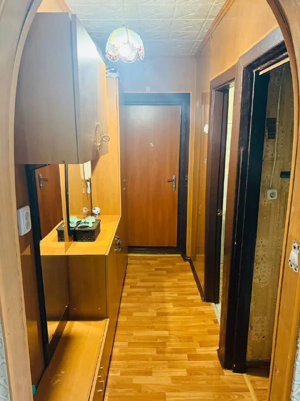 продам двухкомнатную квартиру 🌇донецк, в ленинском районе- универмаг радуга📍 💦вода согласно графику,... - фотография