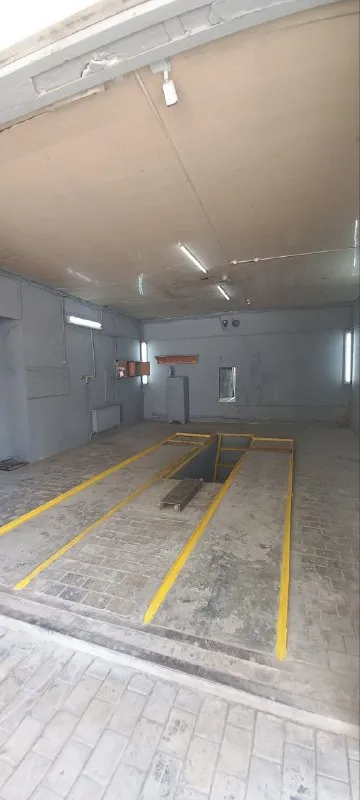 ❗️❗️❗️сдам в аренду сто❗️❗️❗️ в автокомплексе цунами г. макеевка сдается в аренду бокс под сто - автосервис и прочее. .. в боксе есть вода, воздух для пневмоинструмента, электричество 220 и 380, яма, вентиляция, отопление, видеонаблюдение, пожарная сигнализация, интернет, и многое другое. . место фасадное и проездное ( центр города, ул. донецкая 214). у автокомплекса хорошая база клиентов, рядом работает автомойка и шиномонтаж, на втором этаже есть хорошая комната ожидания для клиентов, мини бильярд, и кофейня самообслуживания. (есть ещё дополнительные помещения и боксы для аренды от собственника) цена 60тыс. руб. в месяц. по вопросам звонить после обеда с 12 до 20 часов. тел +79494438401. (на номере есть телеграм) - фотография - 4