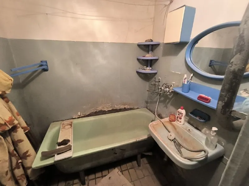 продажа 3х комнатной квартиры 🌇в киевском районе донецка, улица университетская - донецк сити📍 ✅этаж 2/9 ✅общая квартиры 67 кв. м ✅комнаты раздельные ✅квартира теплая 💦вода по графику 👍коммуникации поменяны насыщенная инфраструктура: детские сады, школы, продуктовые магазины, супермаркет, торговый центр❗️ ✅развитая транспортная развязка в любую точку города. остановки маршрутного такси в шаговой доступности. 📑документы готовы к сделке собственник в донецке 💰цена 4 900 000 руб 📲☎️+79495059339 подписаться | дать объявление - фотография - 8