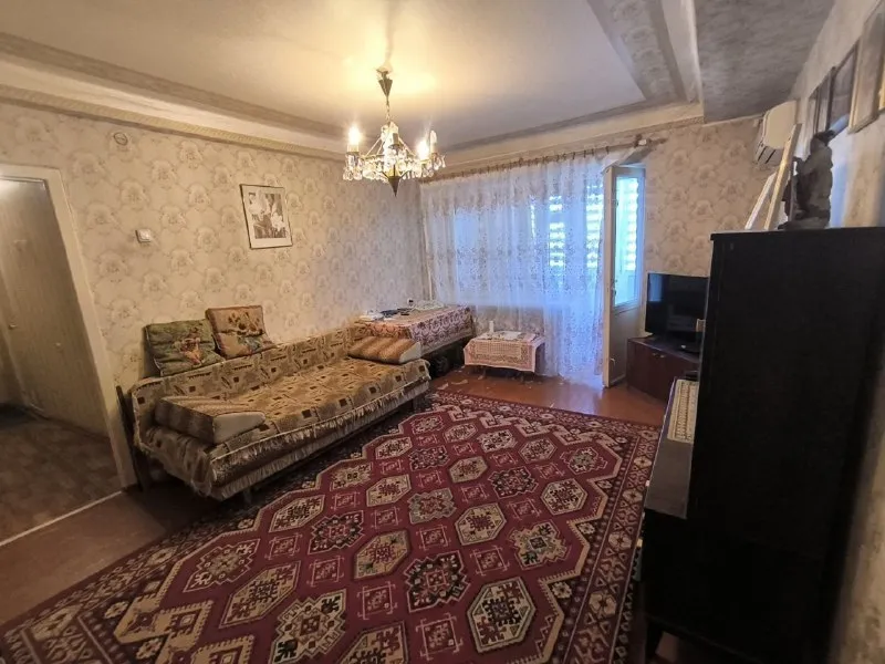 продам трёхкомнатную квартиру 🌇донецк, калининский район, грузия - парк гулливер, проспект ильича 83📍 📃документы к сделке готовы ✅площадь квартиры 61 кв. м ✅установлены пластовые окна ✅квартира с двумя застекленными лоджиями ✅крыша не течет, есть технический этаж ✅квартира не угловая насыщенная инфраструктура: детские сады, школы, . .. ="5449494525670082610">✅развитая транспортная развязка в любую точку города. остановки маршрутного такси в шаговой доступности. 🌎до центра города 3 минуты на машине 💰стоимость 5 300 000 руб. реальному клиенту торг❗️ 👁показ в любое время 📲☎️ +79495059339 ан подписаться | дать объявление - фотография - 2