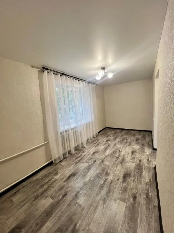 ‼️продажа квартиры‼️ 🏡продажа 2-двухкомнатная квартира🗺г. донецк днр кировский р-н (семашко) ✅этажность–1/4 жилого дома ✅квартира с новым ремонтом (никто не жил) ✅высокий цоколь сложностей с водой нет ✅школа, детский садик, больница, рынок и остановка общественного транспорта в шаговой доступности 🔥собственник 💴цена: 3🍋800.000 рублей ☎️+7(949) 369-83-63 📨подписаться - фотография - 4