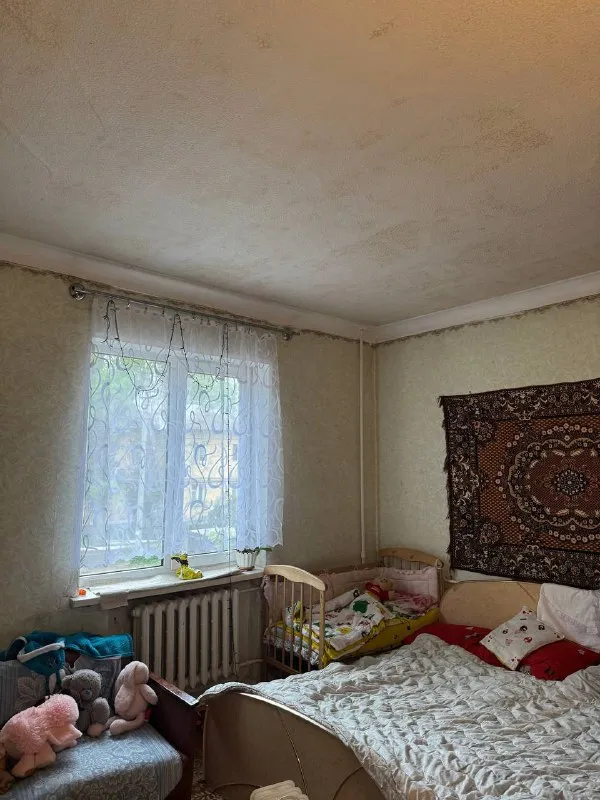 продам 3 ком квартиру буденновский район ул вышнеградского 10 рядом магазины, садики, школы майский рынок заперевальная 2/2 этаж общая площадь 70м2 состояние самое обычное, жилое в квартире все остаётся 4 500 000₽ +79494113097 алина @as_01vva telegram - фотография - 5