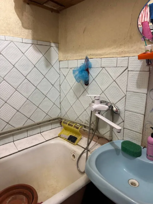 продам 3 ком квартиру буденновский район ул вышнеградского 10 рядом магазины, садики, школы майский рынок заперевальная 2/2 этаж общая площадь 70м2 состояние самое обычное, жилое в квартире все остаётся 4 500 000₽ +79494113097 алина @as_01vva telegram - фотография - 9