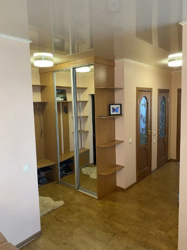 сдам 2х комнатную /евро-двушку 🌇 донецк, калининский р-н. проспект ильича (грузия) 📍 🔹2 этаж вода добивает в квартиру! 🔹8 этаж 65 кв м 🔹в квартире имеется абсолютно все диван, кровать,2 телевизора, микроволновка, духовка, встроенная стиралка 🔹2 кондиционера, встроенная посуда моечная машина, фен, утюг, интернет, абсолютно вся посуда, вилки, ложки, чашки 🔹абсолютно все и постельное белье, заезжайте и живите 🔹в квартире чисто и уютно 🔹рядом находится магазин и школы, детские сады, все для комфортного проживания ❗️адекватным платёжеспособным 💰 цена 27 000 в месяц включая ку + залог(возвращается при выезде 📲☎️ +79494858382 агентство подписаться | дать объявление - фотография - 4