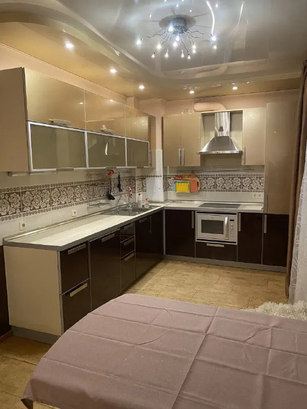 сдам 2х комнатную /евро-двушку 🌇 донецк, калининский р-н. проспект ильича (грузия) 📍 🔹2 этаж вода добивает в квартиру! 🔹8 этаж 65 кв м 🔹в квартире имеется абсолютно все диван, кровать,2 телевизора, микроволновка, духовка, встроенная стиралка 🔹2 кондиционера, встроенная посуда моечная машина, фен, утюг, интернет, абсолютно вся посуда, вилки, ложки, чашки 🔹абсолютно все и постельное белье, заезжайте и живите 🔹в квартире чисто и уютно 🔹рядом находится магазин и школы, детские сады, все для комфортного проживания ❗️адекватным платёжеспособным 💰 цена 27 000 в месяц включая ку + залог(возвращается при выезде 📲☎️ +79494858382 агентство подписаться | дать объявление - фотография - 7