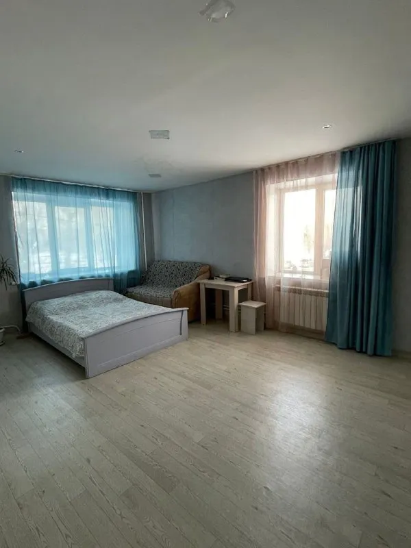 сдам однокомнатную квартиру. 🌇донецк, кировский р-н. площадь свободы. 📍 ✅квартира студия ✅окна во дв... - фотография