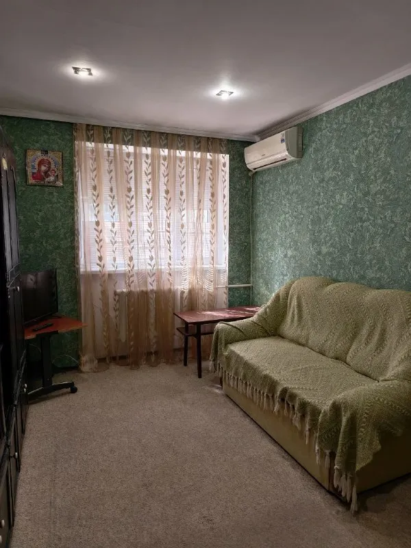 ‼️продажа квартиры‼️ 🏡продажа двухкомнатной квартиры г. донецк днр кировский р-н ✅кирпичный дом, первый этаж ✅установили новый насос на стояке, поэтому вода подаётся всегда с отличным напором ✅новая газовая колонка рядом с домом котельная ✅отличная квартира с уютным ремонтом, все, что на фото, остаётся в квартире ✅в шаговой доступности школа, детский сад, ск кировец, дк франко, сквер, два ставка срочная продажа, возможен торг‼️ 🧾документы все готовы к продаже 🔥собственник 💴цена: 6🍋800.000 рублей ☎️+7(949) 361-47-05 ☎️+7(989) 502-37-77 недвижимость днр - фотография - 2