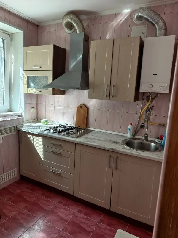 ‼️продажа квартиры‼️ 🏡продажа двухкомнатной квартиры г. донецк днр кировский р-н ✅кирпичный дом, первый этаж ✅установили новый насос на стояке, поэтому вода подаётся всегда с отличным напором ✅новая газовая колонка рядом с домом котельная ✅отличная квартира с уютным ремонтом, все, что на фото, остаётся в квартире ✅в шаговой доступности школа, детский сад, ск кировец, дк франко, сквер, два ставка срочная продажа, возможен торг‼️ 🧾документы все готовы к продаже 🔥собственник 💴цена: 6🍋800.000 рублей ☎️+7(949) 361-47-05 ☎️+7(989) 502-37-77 недвижимость днр - фотография - 6