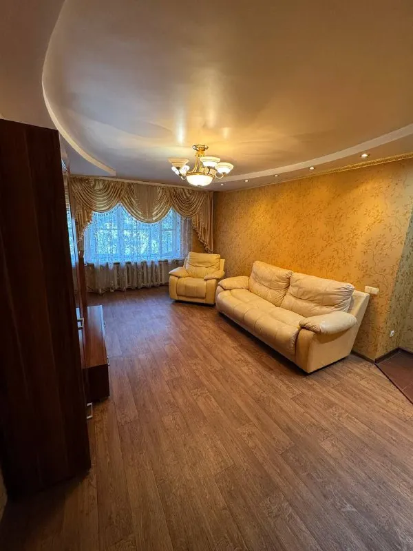 аренда 3-х комнатной квартиры на длительный срок ! 🌇макеевка, микрорайон центральный 📍 💧вода круглосуточно! ✅общая площадь 66кв. м, 5 этаж 9 этажного дома, не угловая ! ❗️квартира после капитального ремонта ! окна пластиковые, 2 застекленных балкона. ✅нагревательный бак, кондиционер, холодильник, стиральная машинка ! шикарное месторасположение: детский сад, гимназия, больница, супермаркеты, остановка общественного транспорта. 💰цена : 50 000 ₽ + ку ☎️+79493418412 лилия ан терем подписаться | дать объявление - фотография - 5