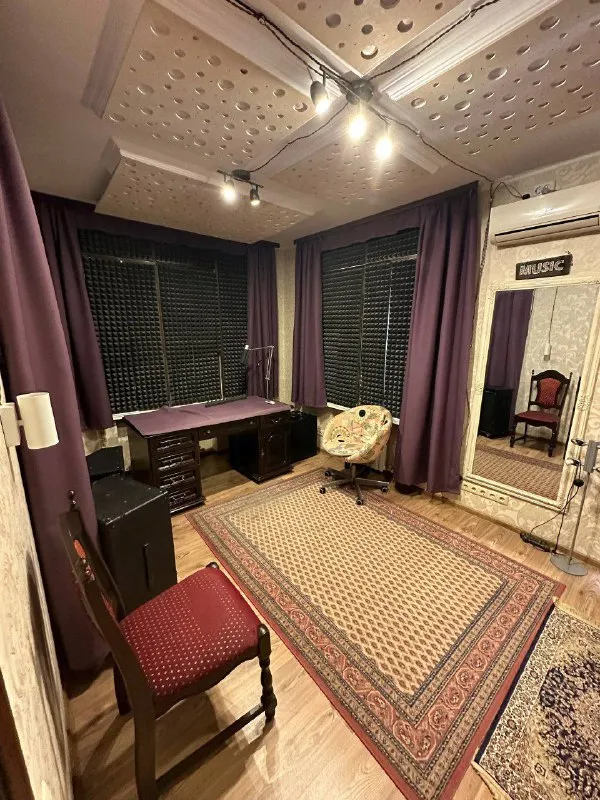 сдается трехкомнатная квартира с евроремонтом 🌇в самом центре города донецка ворошиловский район. ул... - фотография