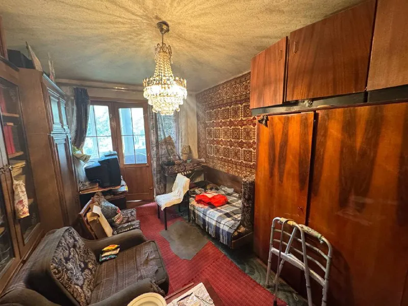 ☎️+79496455686 продажа однокомнатной квартиры в куйбышевском районе донецка площадь бакинских комиссаров - панфилова 118. 📌рядом садики, школы, рестораны, магазины прекрасная транспортная развязка, этаж 4/5 📌вода доходит по графику 📌центр города в 5 минутах! звоните проконсультируем ! горячая вода - идёт - хороший напор! показ возможен в любое время, ключи 🔑в агентстве! цена: 1 950 000 💸 ☎️+79496455686 работаем с реальными объектами и фото ! - фотография - 2