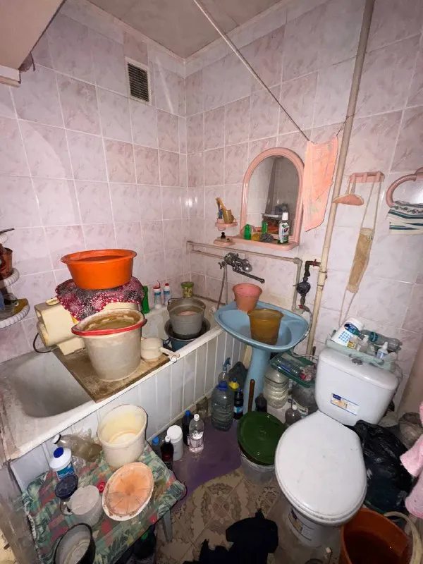 ☎️+79496455686 продажа однокомнатной квартиры в куйбышевском районе донецка площадь бакинских комиссаров - панфилова 118. 📌рядом садики, школы, рестораны, магазины прекрасная транспортная развязка, этаж 4/5 📌вода доходит по графику 📌центр города в 5 минутах! звоните проконсультируем ! горячая вода - идёт - хороший напор! показ возможен в любое время, ключи 🔑в агентстве! цена: 1 950 000 💸 ☎️+79496455686 работаем с реальными объектами и фото ! - фотография - 3