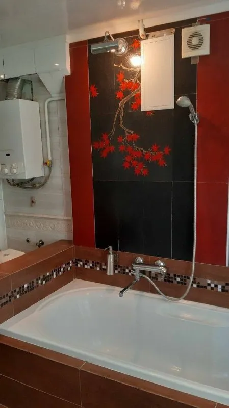 продам отличную 3-х комнатную квартиру в пролетарском районе г. донецка, ул. раздольная 12а ☎️+79496455686☎️ ✅ этаж 3/5 ✅общая площадь 60м², 📌 квартира с ремонт 📌в подъезде заменены все коммуникации, канализация и отопление ✅стены ж/б панели, перекрытия ж/б плиты, двери металлические ✅большая детская площадка во дворе ❗️рекомендуем посмотреть❗️ развитая инфраструктура: супермаркеты, школа, детсад ☎️+79496455686☎️ цена:4.850.000 рублей - фотография - 7