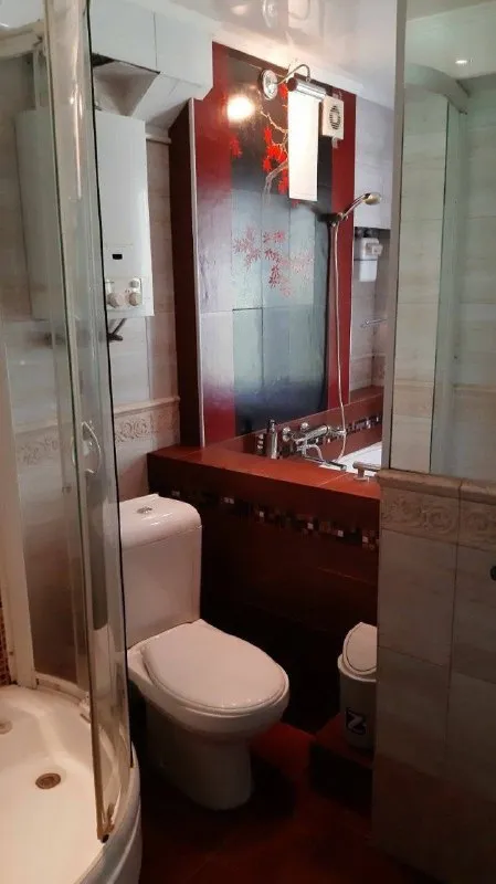 продам отличную 3-х комнатную квартиру в пролетарском районе г. донецка, ул. раздольная 12а ☎️+79496455686☎️ ✅ этаж 3/5 ✅общая площадь 60м², 📌 квартира с ремонт 📌в подъезде заменены все коммуникации, канализация и отопление ✅стены ж/б панели, перекрытия ж/б плиты, двери металлические ✅большая детская площадка во дворе ❗️рекомендуем посмотреть❗️ развитая инфраструктура: супермаркеты, школа, детсад ☎️+79496455686☎️ цена:4.850.000 рублей - фотография - 8