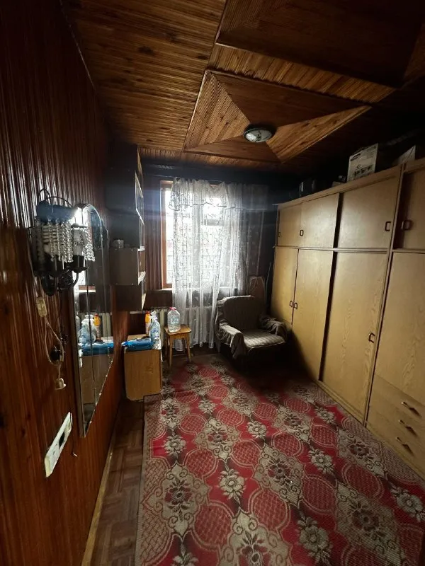 ‼️продажа дома‼️ 🏡продаётся комнатный дом в червоногвардейском районе 🗺г. макеевка днр червоногвардейский р-н ✅общая площадь дома–89 м2 ✅гараж площадью–61 м2 ✅летняя кухня–43 м2 ✅участок–10 соток приватизированной земли 🏡дом с газом двухконтурный котёл, дополнительный твердотопливный ✅кондиционер, газовая колонка ухоженная территория, есть место для сада или огорода 🧾документы готовы 🔥собственник 💴цена: 6🍋400.000 рублей ☎️+7(949) 525-90-64 недвижимость днр - фотография - 8