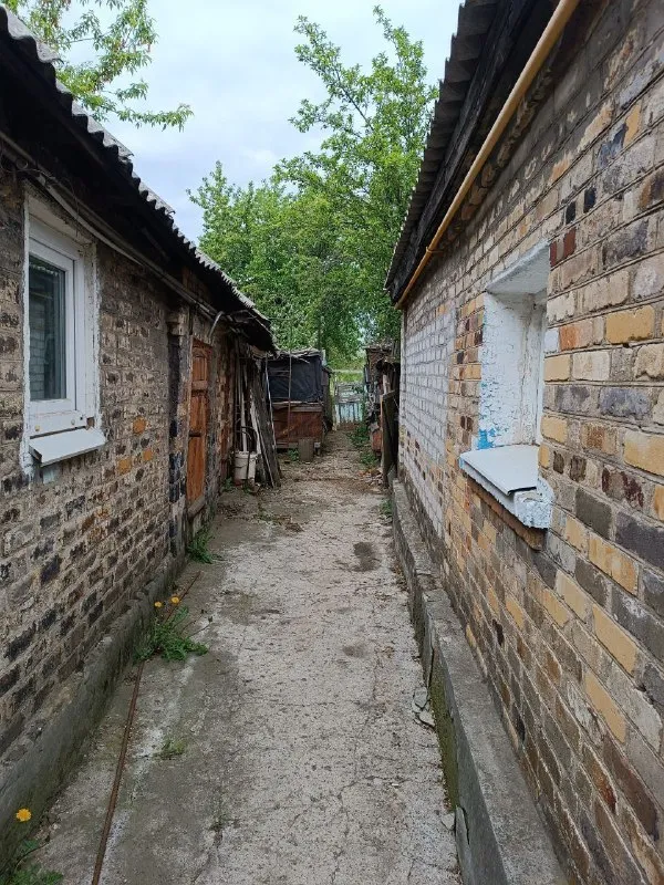 продам ⛽ газифицированый дом 🌇пос. землянки, ул. шевченко. 📍 🏡хороший, добротный дом. ✅площадь 65м². 3 комнаты + комната под санузел, + кухня, + коридор. 🔥новый газовый двухконтурный котёл, новое отопление (радиаторы новые). ✅везде пластиковые окна. ❗️очень тёплый дом. 💦вода круглосуточно с большим напором!!! во дворе большой, добротный погреб, + летняя кухня, + са. .. moji/40/f09f9a8c. png')">🚌до остановки 1 минута. 🛍магазины возле дома. 📑документы готовы к продаже, прописаных и долгов нет. 💰стоимость 2 000 000 ₽ вся детальная информация по телефону, вышлю много фото. 📲☎️+79493823418 инна подписаться | дать объявление - фотография - 2