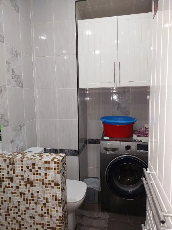 продам 🏡дом (квартира на земле) 🌆г. макеевка, горняцкий район, ул. минская. центр, напротив "пятерички"📍 ✅улица асфальтированная. ✅площадь дома 74м², из бутового камня. ⛽отопление газовое. ✅все окна пластиковые, решетки на окнах. кондиционер, санузел совместный, все в плитке. ✅две спальни, +зал, коридор и кухня. - фотография - 10