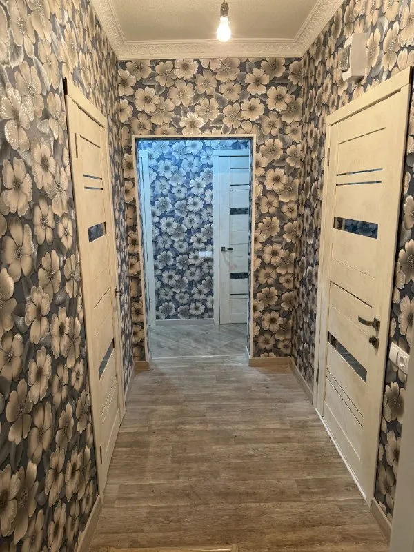 ‼️продажа квартиры‼️ 🏡продаётся 2-х комнатная квартира центрально-городской район🗺г. макеевка днр (бажанова) ✅этажность–1/2 жилого дома ✅общая площадь–50 м2 ✅в квартире сделан капитальный ремонт ✅абсолютно все новое, никто не жил после ремонта есть подвал и место под гараж ✅магазины, рынки, детские садики, школа, больница, остановка все в шаговой доступности 🔥собственник 💴цена: 4🍋000.000 рублей ☎️+7(949) 329-47-40 елена 📨подписаться - фотография - 4