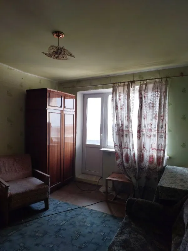 🅰️🅰️🅰️🅰️🅰️🅰️ продам 2 комнатную квартиру 📍г. макеевка, мкрн. "калининский", д.16 9/9, не угловая (есть тех. этаж) 📍квартира под капитальный ремонт 📍место просто супер. перед подъездом: детская площадка, детский садик, школа, магазин "авоська", остановка. из всех окон шикарный, панорамный вид. ✅документы полностью готовы к продаже. прописаных нет. долгов нет. быстрая сделка. внимание!!! 2000000 + возможен еще торг более детально по телефону, вышлю больше фото +79493823418 инна - фотография - 4