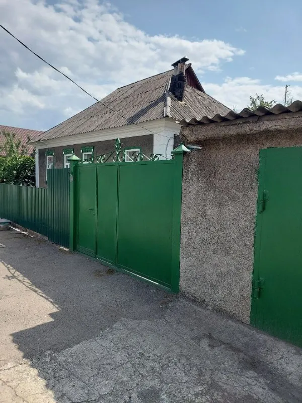 срочно продам добротный дом 🏠 🏙️г. макеевка, горняцкий район, ул. кулакова, ост. "мирный". 📍 🔹место... - фотография