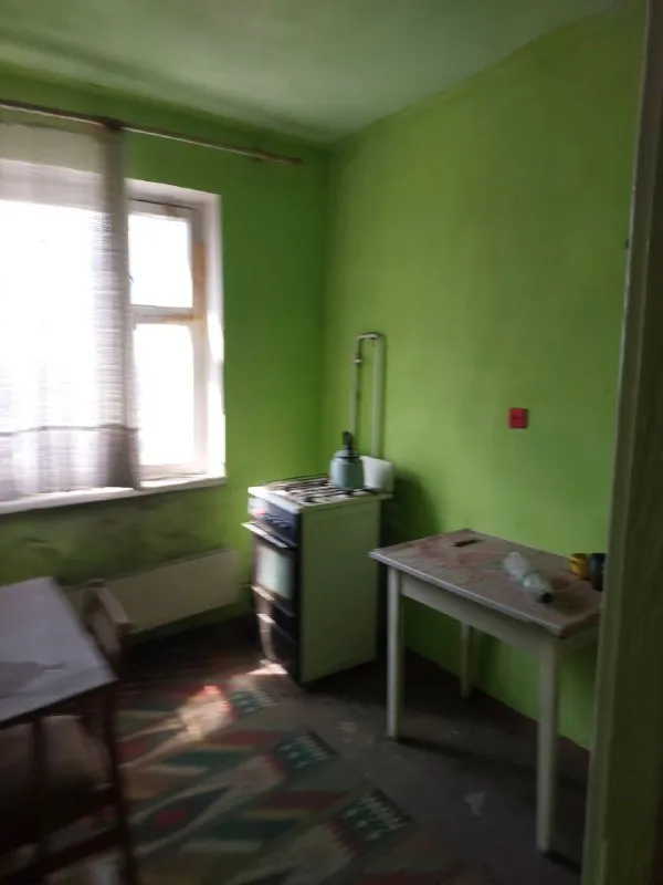 продам 2 комнатную квартиру 🏙️г. макеевка, мкрн. "калининский", д.16📍 🔹9/9, не угловая (есть тех. этаж) 🔹квартира под капитальный ремонт 🔹место просто супер. перед подъездом: детская площадка, детский садик, школа, магазин "авоська", остановка 🔹из всех окон шикарный, панорамный вид. 📑документы полностью готовы к продаже. прописаных нет. долгов нет. быстрая сделка❗️ 💰внимание! 2 000 000 ₽ + возможен еще торг более детально по телефону, вышлю больше фото 📲☎️ +79493823418 инна подписаться | дать объявление - фотография - 8