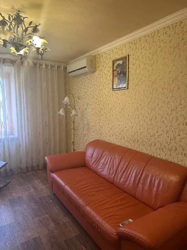 продам двухкомнатную квартиру 🌇макеевка, батова. «галактика» ориентир рудбольница📍 ✅50 кв метров, средний этаж. ✅квартира с отличным качественным ремонтом! ✅все делали для себя. ✅автономное отопление! ( документы есть) 💧вода идет по графику. бойлер. накопительный бак на 300 литров( система воды). поэтому вода будет всегда! 🎁при продаже остаётся вся мебел. .. tyle="background-image:url('//telegram. org/img/emoji/40/f09f918d. png')">👍отличное месторасположение. рядом супермаркет, транспортная остановка, в шаговой доступности галактика. 📑документы готовы к сделке, долгов нет. один собственник, никто не прописан 💰стоимость 5,3 млн. ₽ 📲☎️+79493282386 ольга ан подписаться  |  дать объявление - фотография - 4