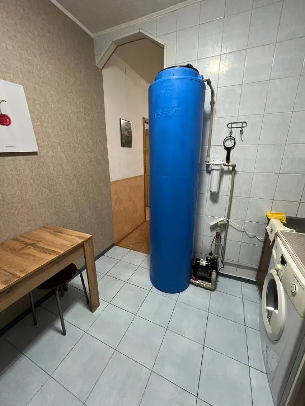 посуточно квартиры в г донецке 🌇 ленинский, кировский район, куйбышевский граница с ворошиловским, киевский (район областной травматологии), ворошиловский площадь ленина - однокомнатная квартира, бульвар пушкина 📍 ✅есть всё необходимое для комфортного проживания:✨ 💦вода холодная, горячая, питьевая круглосуточно! стоят накопительные баки!!! 📺 тв, wifi, стиральная машина ❄кондиционер, постельные принадлежности, 🅿парковочное место ✅магазины в шаговой доступности 💰цена зависит от количества человек и дней проживания залог обязательно! принимаем всех! добро пожаловать ☺️ 📲☎️+79493379032 подписаться | дать объявление - фотография - 10