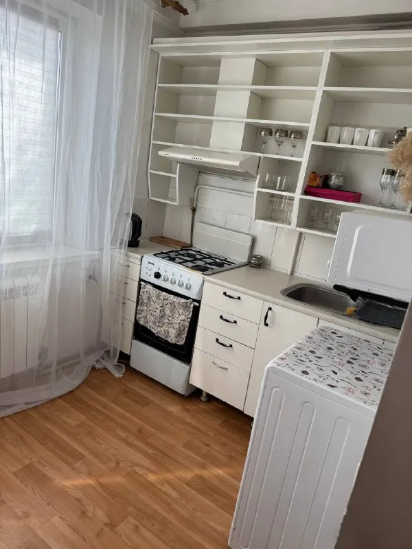 ‼️‼️посуточно‼️‼️ квартира посуточно 📍в будённовском районе города донецка (тихом не обстреливаемом районе) 💦вода холодная и горячая круглосуточно ✅в квартире всё находится для комфортного проживания: wifi; smart-tv; микроволновая печь; электрочайник; чистые полотенца и постельное бельё; фен; стиральная машина; кондиционер ❌в квартире курить запрещено ✅есть балконы цены от 4500-6500 руб/сутки 📲☎️+79494960090 - фотография - 5