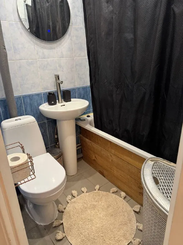 ‼️‼️посуточно‼️‼️ квартира посуточно 📍в будённовском районе города донецка (тихом не обстреливаемом районе) 💦вода холодная и горячая круглосуточно ✅в квартире всё находится для комфортного проживания: wifi; smart-tv; микроволновая печь; электрочайник; чистые полотенца и постельное бельё; фен; стиральная машина; кондиционер ❌в квартире курить запрещено ✅есть балконы цены от 4500-6500 руб/сутки 📲☎️+79494960090 - фотография - 6