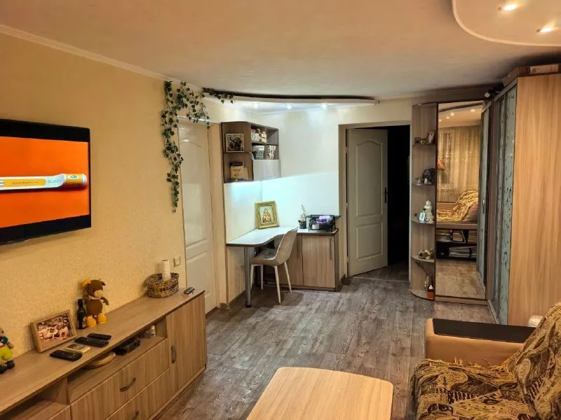 ‼️продажа квартиры‼️ 🏡продаётся 2-двухкомнатная квартира киевский р-н г. донецк днр ул. щорса, 96 ✅квартира в хорошем состоянии, с современным ремонтом ✅мебель и бытовая техника остаётся ✅рядом детский садик, школа, магазины ✅хорошая транспортная развязка 🧾документы готовы 🔥собственник 💴цена: 6🍋300.000 рублей ☎️+7(949) 316-19-27 недвижимость днр - фотография - 2