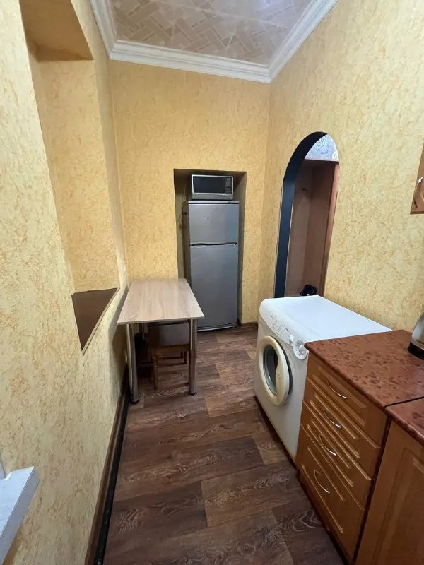 посуточно двухкомнатная квартира в ленинском районе город донецк! вода 24/7, в квартире тепло и чисто! цена зависит от количества человек и дней проживания! +79493379032 - фотография - 6