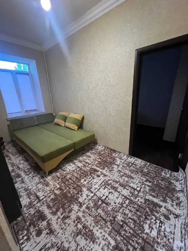 посуточно двухкомнатная квартира в ленинском районе город донецк! вода 24/7, в квартире тепло и чисто! цена зависит от количества человек и дней проживания! +79493379032 - фотография - 7