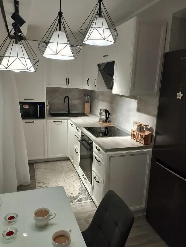 сдается элитная vip-студия в престижном районе 🌇«галактика» (макеевка) центрально-городской район📍 ✅с развитой инфраструктурой: в 300 м от трк «галактика», гипермаркет «паллет», «мир мебели», школы и другие важные объекты ✅отличная транспортная доступность: всего 7 минут до донецка ✅авторский дизайнерский ремонт с применением premium-материалов ✅ полностью укомплектована качественной мебелью и техникой известных брендов 👍дополнительные преимущества: робот-пылесос для поддержания чистоты, просторная гардеробная, утепленный фасад - система «теплый пол» во всех помещениях - стабильное водоснабжение по графику с хорошим напором + система очистки воды «обратный осмос» - высокоскоростной wi-fi 💰 цена: 45 000 руб. + залог + комиссия агентства 📲☎️+7 949 352-33-16 подписаться | дать объявление - фотография - 7