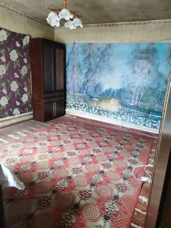 продам 2 кв на земле город: донецк 🏗район: кировский улица норильская 30 рынок этажность - 1 🚪общая площадь - 51м2 ‼️цена снижена ‼️ участок 3 сотки, вода, газ по забору, твердотовливный котёл, центральная канализация, санузел в доме, высокие потолки! ‼️во дворе флигель 2 комнатный ‼️💵цена: 1000 000 рублей без торга ☎️телефон: +7 (949) 3033091 собственник - фотография - 3