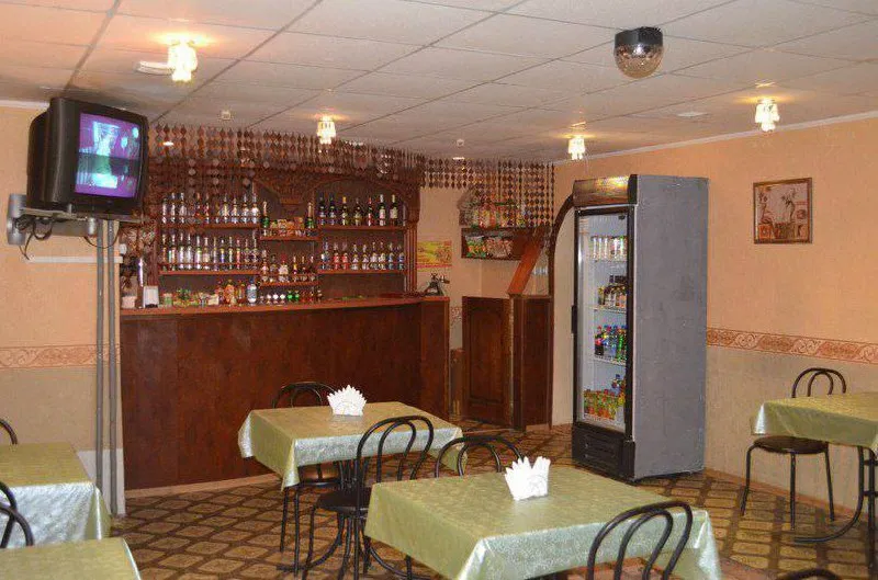 продам нежилое помещение, площадью 143 м2 по документам +10м2(кладовка не учтена) 🏙️г. харцызск, м-он металлургов дом 10 📍 🔹ранее в помещении было кафе. 🔹продаётся со всем оборудованием (если не нужно вывезем) 🔹окна по-плану есть, мы заложили, но можно вернуть если вам нужны окна. 🔹подключено напряжение 380 вольт 🔹отопление отключено за ненадобностью! в подвале под помещением проходят трубы отопления и в помещении тепло даже в морозы 🔹канализация и водоснабжение центральные. 🔹 - фотография - 10