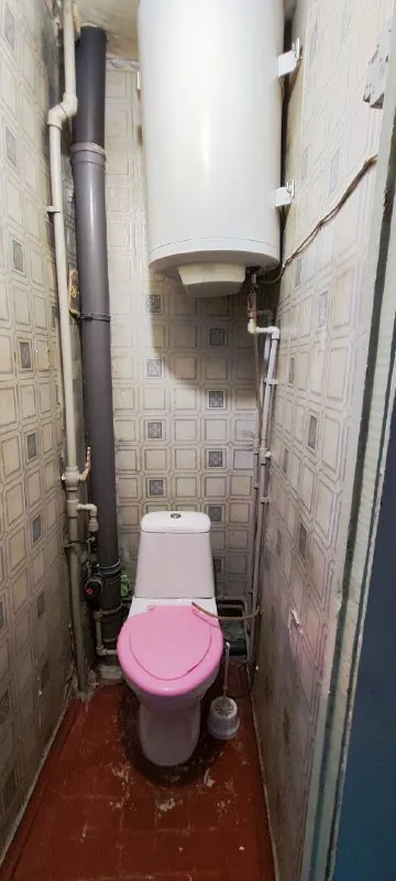 ‼️продажа квартиры‼️ 🏡продажа 2-двухкомнатная квартира г. макеевка днр горняцкий р-н, мкр-н зелёный, район храма ✅этажность–4/9 жилого дома ✅квартира не угловая два пластиковых окна, балкон застеклённый ✅пластиковые трубы нагревательный бак частично новое отопление железная входная дверь кондиционер ✅квартира продаётся с мебелью и бытовой техникой есть кладовая в подъезде ✅дом оснд-коперативный, на отопление установлен счётчик ✅хорошая транспортная развязка 🧾документы готовы 🔥собственник 💴цена: 3🍋500.000 рублей ☎️+7(949) 393-52-23 📨подписаться - фотография - 10